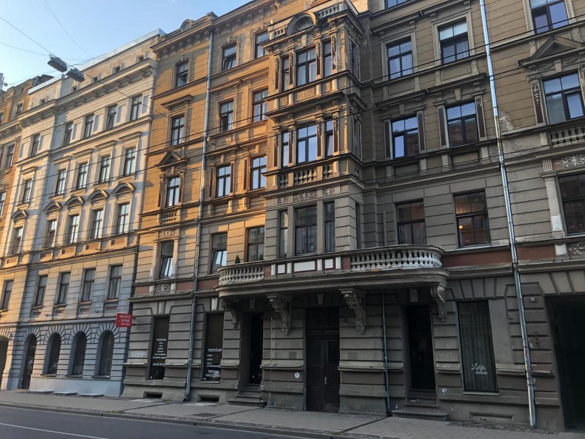Colorful Apartment With Unique Style Riga Exterior photo